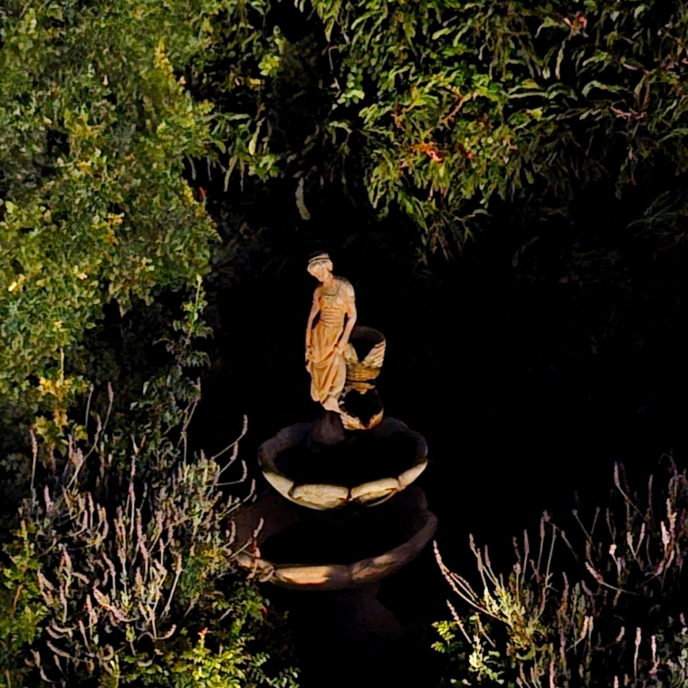 Meet your Posher, Ea